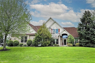 4850 Valleybrook Dr, Brecksville, OH 44141