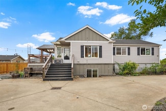 3132 Porter St, Enumclaw, WA 98022
