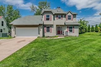 8391 Lanmark Dr, Mentor, OH 44060