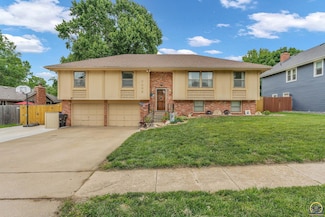 5866 SW Smith Place, Topeka, KS 66614
