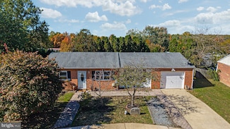 4 Wright Cir, Newark, DE 19702