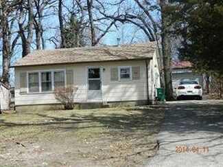 1707 Lake Shore Dr, Okoboji, IA 51355