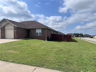 1059 Terry Ln, Springdale, AR 72764