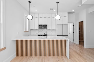 304 Paris St Unit B, Boston, MA 02128