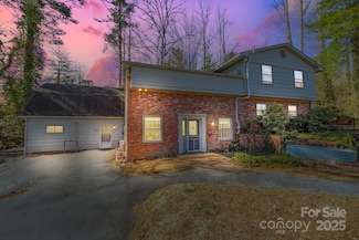 203 Davis Mountain Rd, Hendersonville, NC 28739