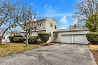 159 Mayflower Dr, Manchester, NH 03104