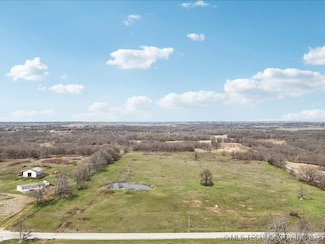 20 E 320 Rd, Chelsea, OK 74016