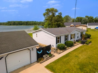 880 Ln 301 Barton Lake, Fremont, IN 46737