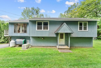 290 Gillette Rd, New Hartford, CT 06057