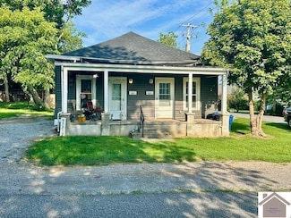 900 A & B Elm St, Benton, KY 42025