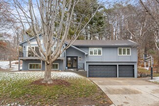 16000 Woodland Curve, Minnetonka, MN 55345