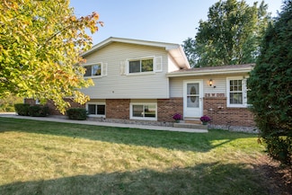 29W085 Wagner Rd, Naperville, IL 60564