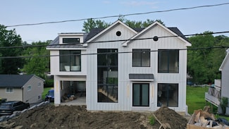 20 N Lake Shore Dr, Brookfield, CT 06804
