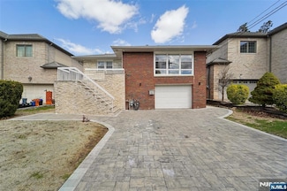 51 Euclid Rd, Fort Lee, NJ 07024