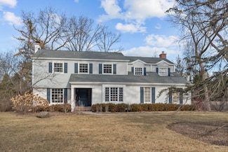770 Linden Ave, Lake Forest, IL 60045