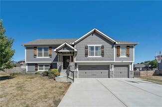 503 Chisam Rd, Kearney, MO 64060