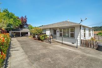 180 Birch St, Rio Dell, CA 95562