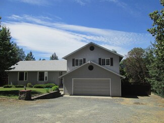 230 Acorn St, Grants Pass, OR 97526