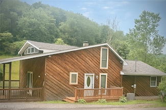 1321 Congo Arroyo Rd, New Cumberland, WV 26047