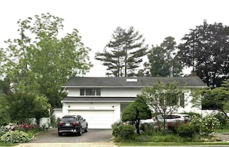 23 Clinton Ln, Jericho, NY 11753