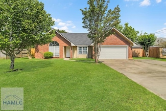902 Shady Ln, Hinesville, GA 31313