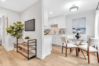 8644 Via Mallorca Unit F, La Jolla, CA 92037