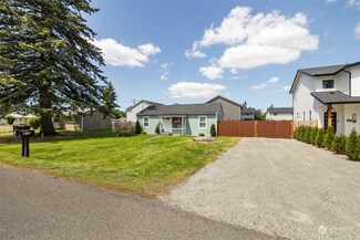 819 137th St S, Tacoma, WA 98444