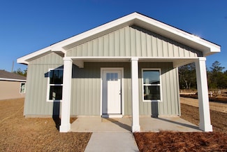 5439 Bayleaf Dr, Crestview, FL 32539
