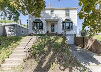 2226 24 1 2 St, Rock Island, IL 61201