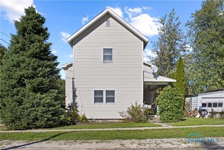 408 W Stone St, Gibsonburg, OH 43431