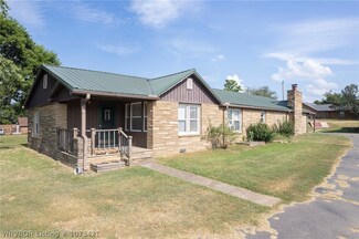1930 N 16th St, van Buren, AR 72956