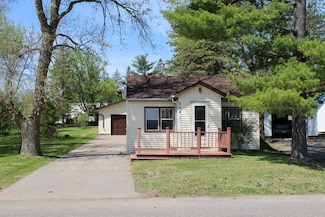 322 Borgstrom St, Upsala, MN 56384