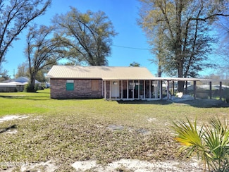 1991 Finley Ave, Grand Ridge, FL 32442
