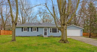 1307 Saint Marys Dr, Warsaw, IN 46580