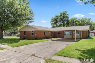 822 Mimosa St, Burkburnett, TX 76354