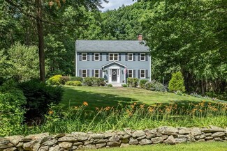 8 Shannon Cir, Westford, MA 01886