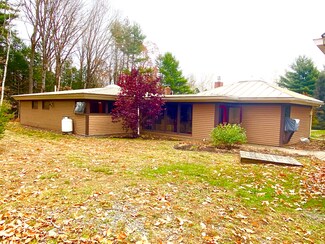 174 Forest Ave, Orono, ME 04473