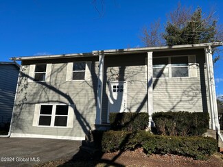 9 Market St, Schenectady, NY 12302