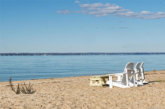 15 Ridge Rd, Glen Cove, NY 11542