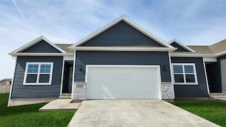 480 Kinley Dr, Waukee, IA 50263