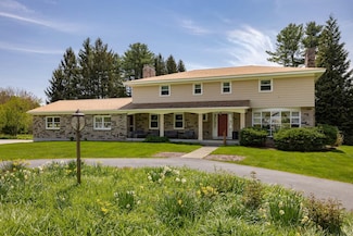 8 Young Ln, Rye, NH 03870