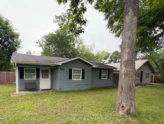 1206 8th St, Hempstead, TX 77445