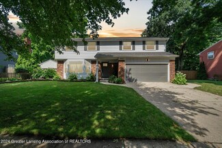 1923 Kingswood Dr, Lansing, MI 48912