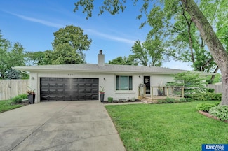 6301 Queens Dr, Lincoln, NE 68516