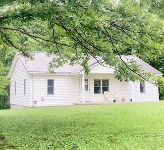 1184 Snow Creek Rd, Clay City, KY 40312