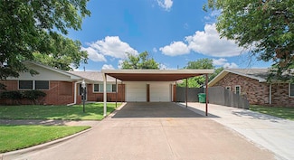 806 N Bond St, Iowa Park, TX 76367