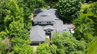 9564 Litzsinger Rd, Saint Louis, MO 63124