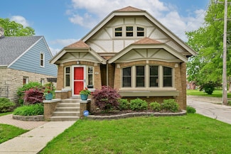 2855 N Hartung Ave, Milwaukee, WI 53210