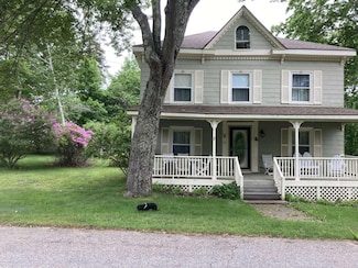 21 Beach Ave, Long Island, ME 04050