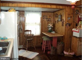 272 G Rd, Reedsville, WV 26547
